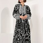 Elegant Loose-fitting Black Robe For Women