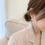 Simple Temperament Love Pearl Stud Earrings - Image 2